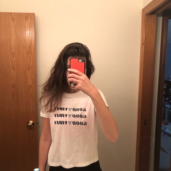 Good Vibes Brandy Melville tee - Picture 2 of 3